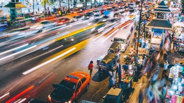 rue animée dans une ville en Asie