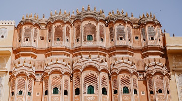 Monastère à flanc de montagne en Inde