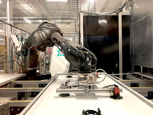 L’usine de Silfab Solar exporte aux États-Unis malgré le climat politique difficile